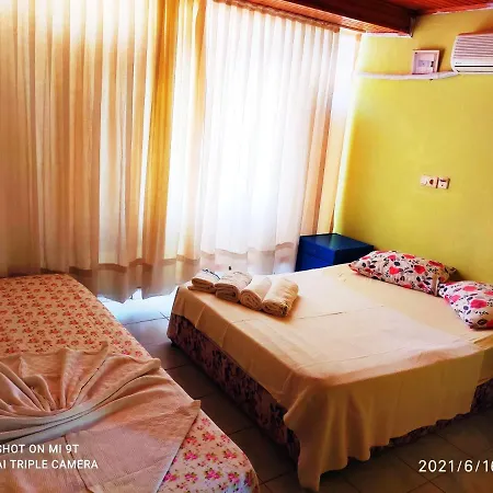 ホームステイ Side Tuana Otel 2 *