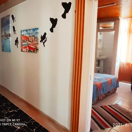 ホームステイ Side Tuana Otel 2 *